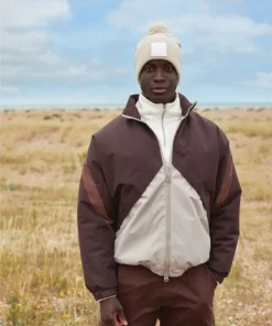 Beechfield Appliqué Patch Pom Beanie