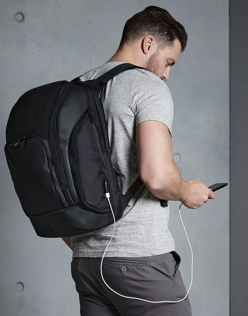 Quadra Pro-Tech Charge Backpack