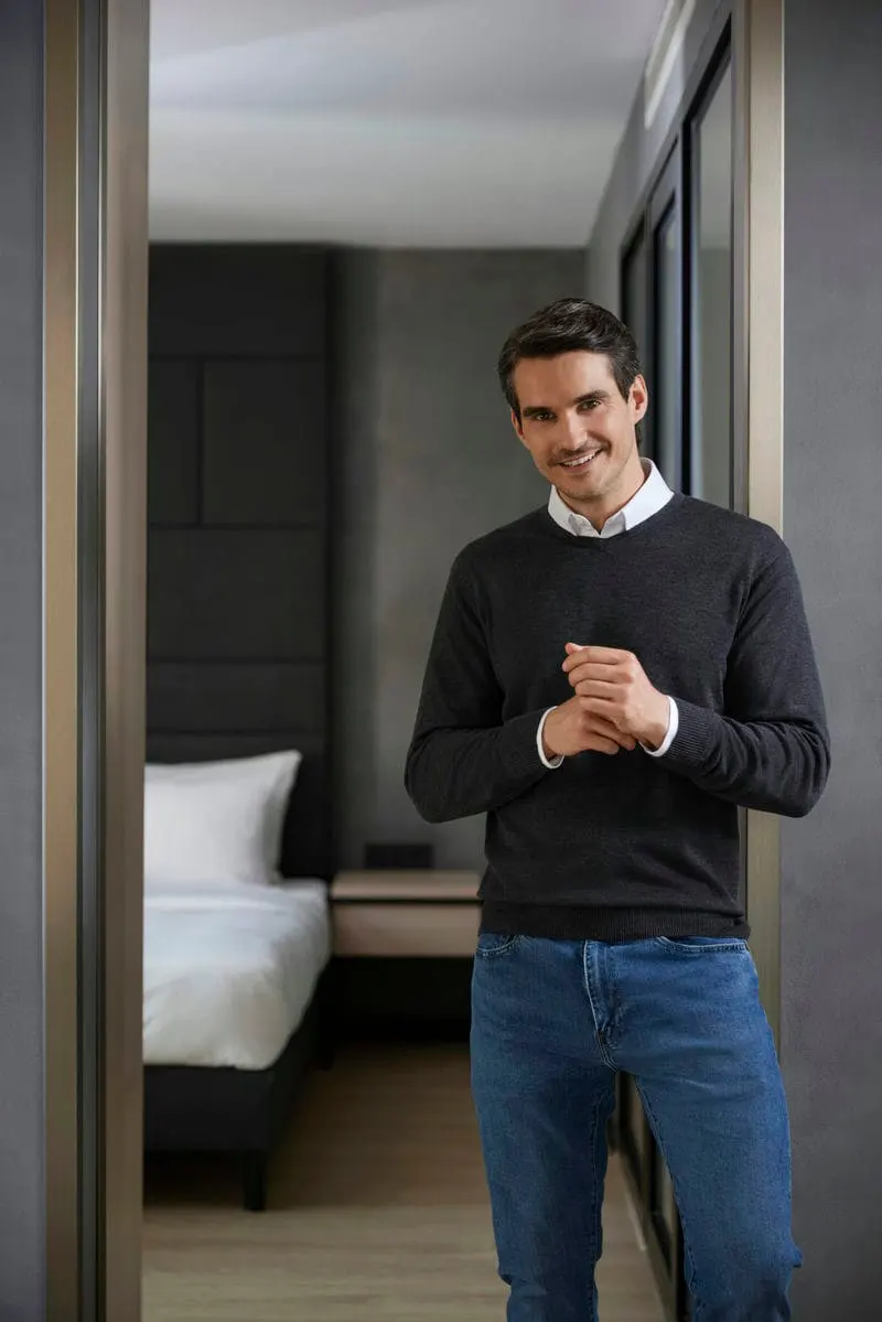 Russell Collection Mens V Neck Knitted Sweater
